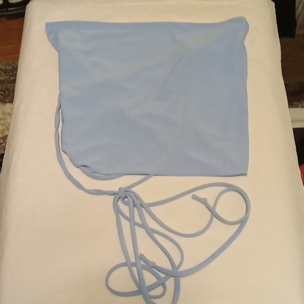 Free With Purchase Mocking Jay halter top Med 💙💙💙💙